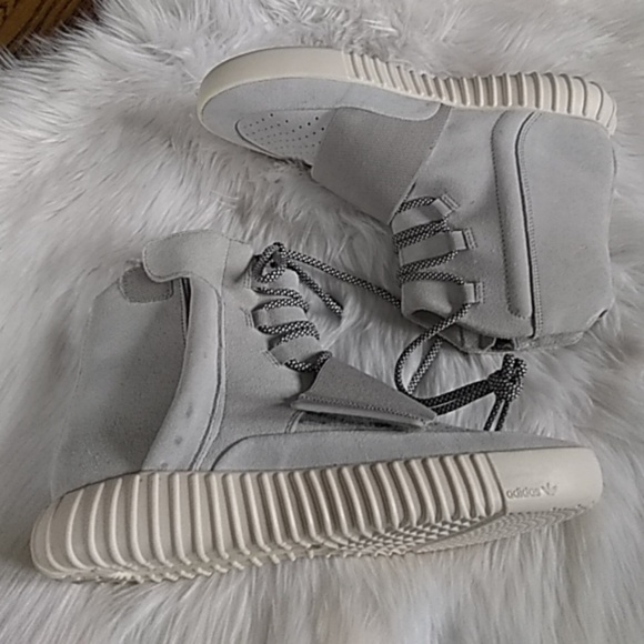 Yeezy 750 - Picture 2 of 6